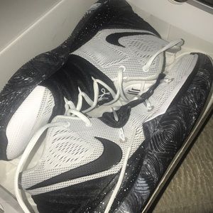Brand new Kyrie 5’s, size 10.5